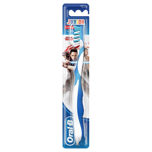 Oral-B Soft Manual Toothbrush Junior 6+ Star Wars Characters, Specifically Designed for 6-12 Years, Packaging May Vary – Multi-Colored