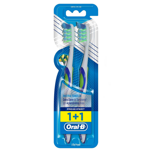 Oral-B Pro-Expert Extra Clean, Medium Manual Toothbrush With Angled Bristles – Multi-Colored – Pack of 2
