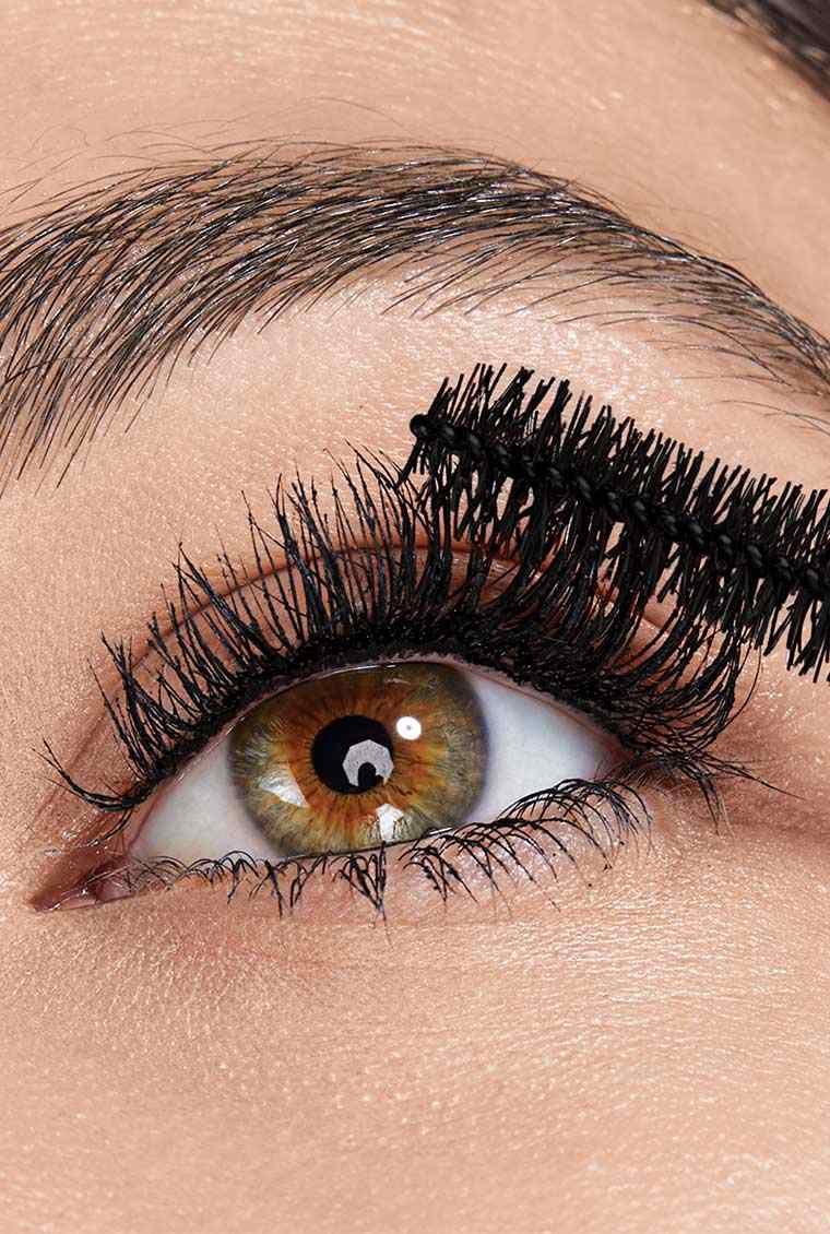 Maybelline Falsies Lash Lift mascara application result