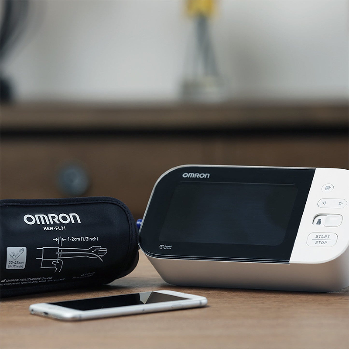 OMRON 10 Series BP7450 wireless monitoring lifestyle